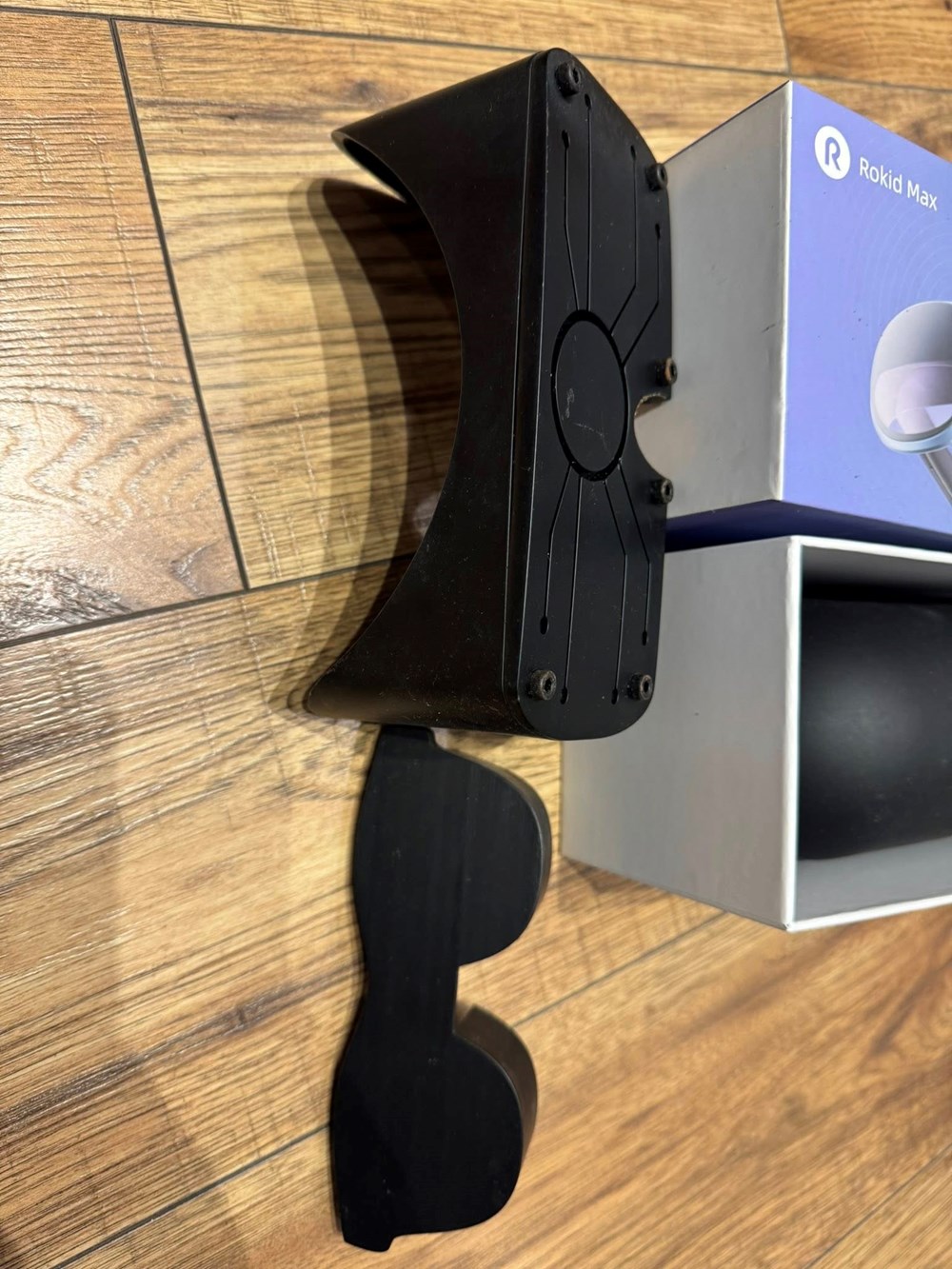 Càn bán kính Rokid Max